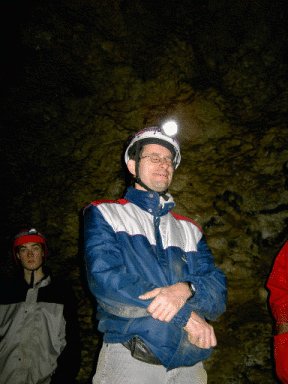 Unser Lehrer - Herr Mezger - in der Höhle